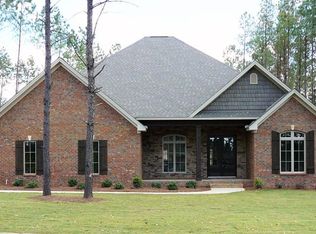 182 N Dogwood Ter, Wetumpka, AL 36093