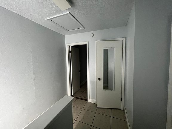 3rd image of 111 Springwood B Cir