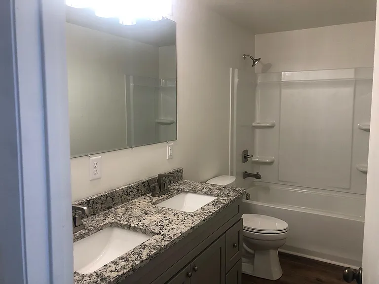 424 Maple St W #1 — Photo 16