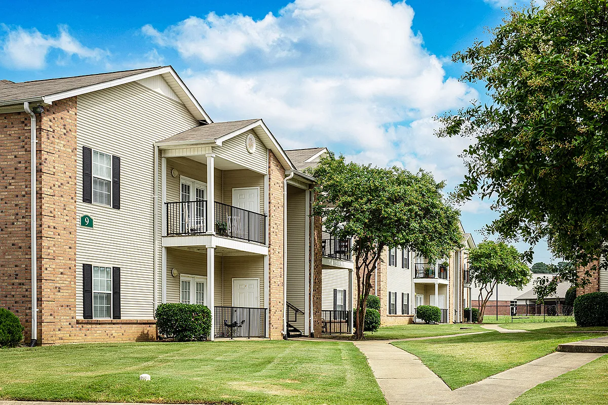 Building Photo - The Pointe at Highland