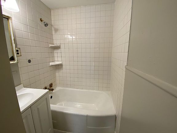 3rd image of 1765 Ozan St