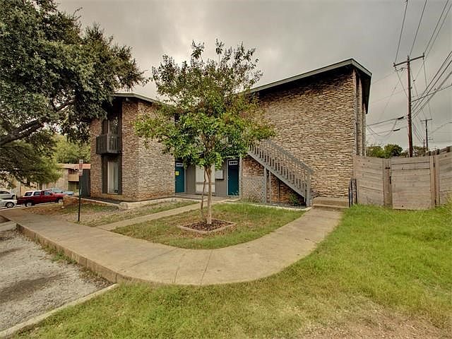1st image of 2506 Manor Cir #D28