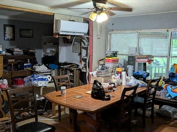 4th image of 5501 Wildwood Rd