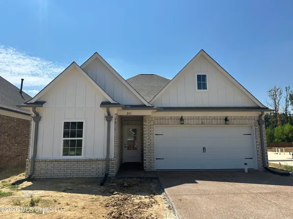 243 Flower Garden Dr, Southaven, MS 38671