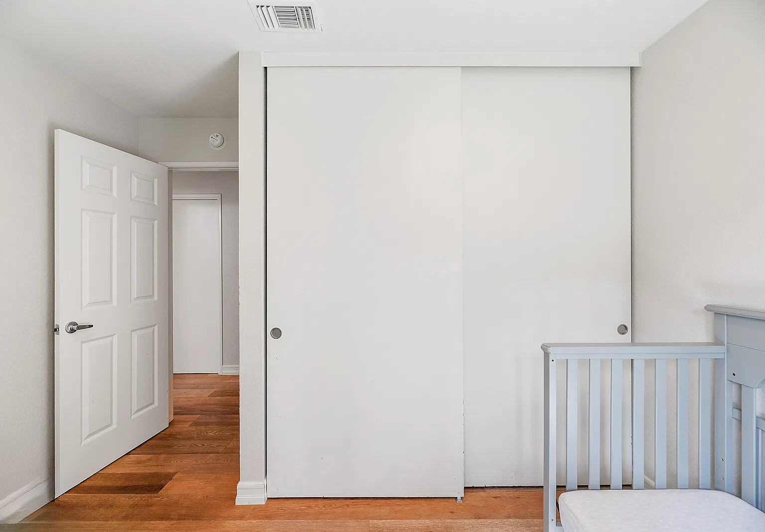 4 bed, 2256 sqft, $6,000 — Photo 2