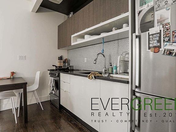 5th image of 1234 Bedford Ave #3L