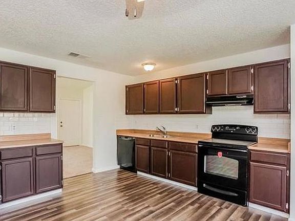 3rd image of 5750 Country Sun Dr