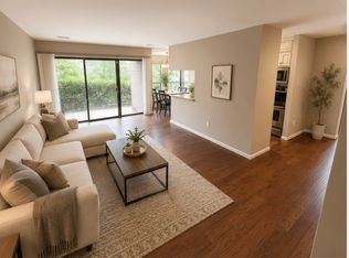 11216 Chestnut Grove Sq APT 117, Reston, VA 20190