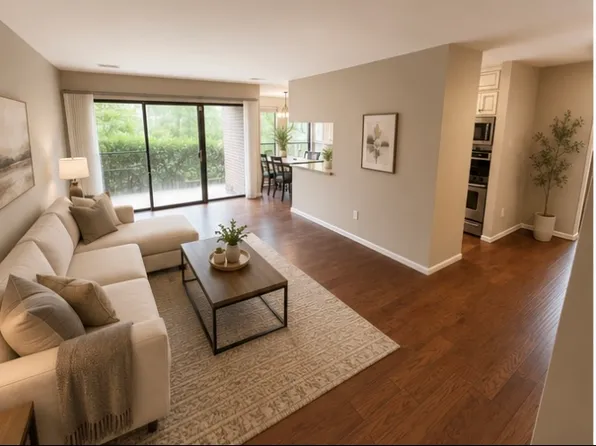 11216 Chestnut Grove Sq APT 117, Reston, VA 20190