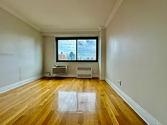 Rented by WEST SIDE FLATS