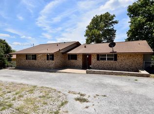 236 Valley View Dr, Kerrville, TX 78028
