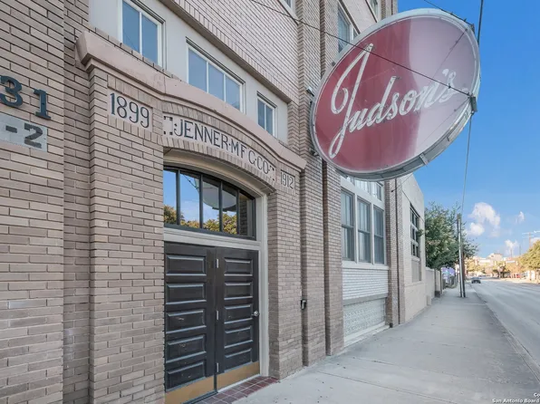 831 S Flores St #2410, San Antonio, TX 78204