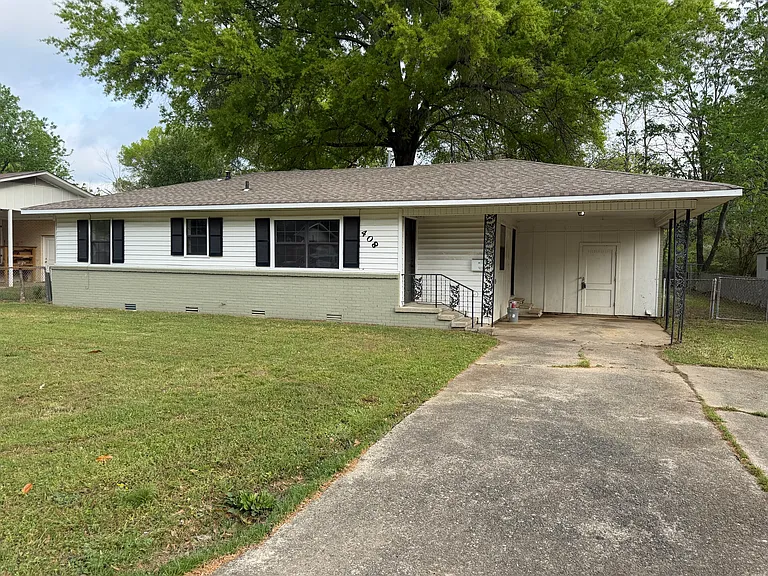 408 Angus St — Photo 2