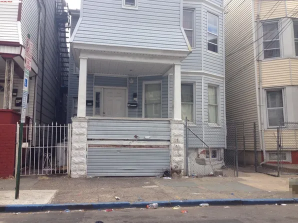 16 Pennington St, Paterson, NJ 07501
