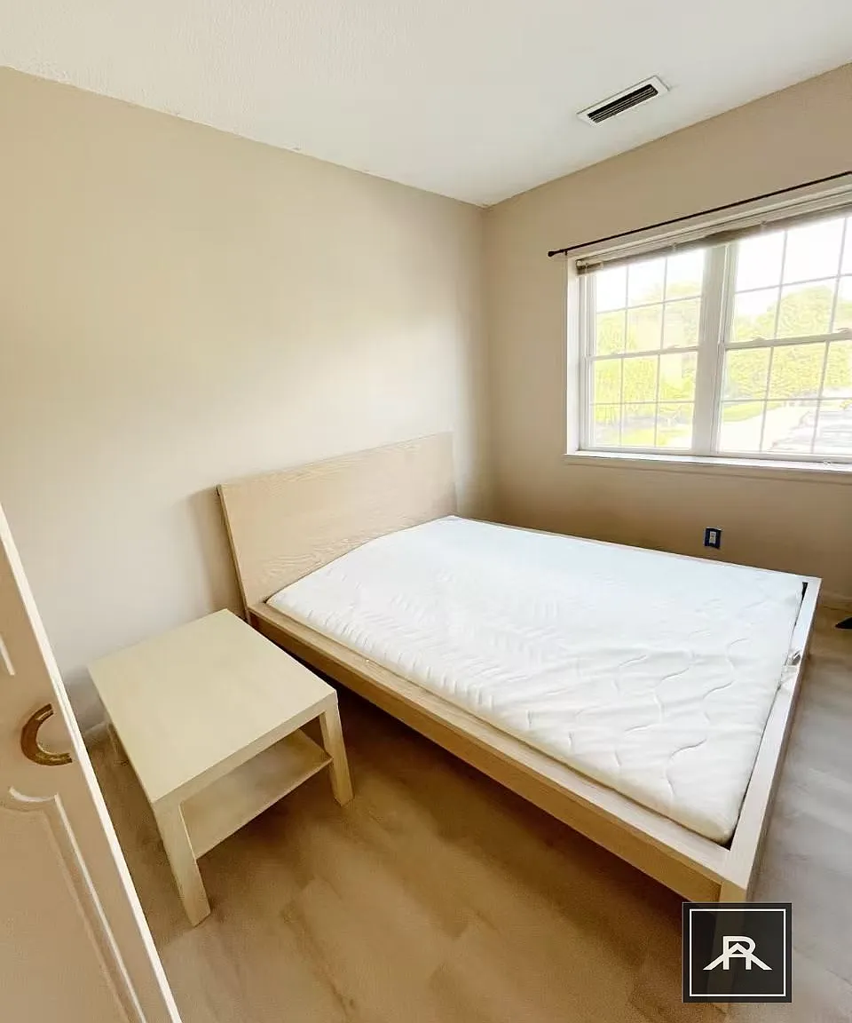 Studio, 1.0 bath, 830 sqft, $1,588 — Photo 1