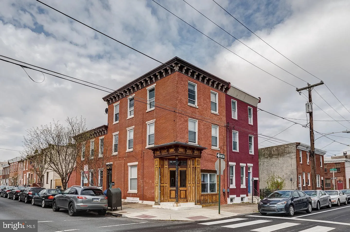 2434 E Dauphin St — Photo 1