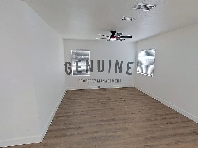 1145 W McFadden Ave — Photo 4