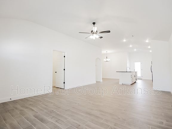 4th image of 6003 NW Grant St