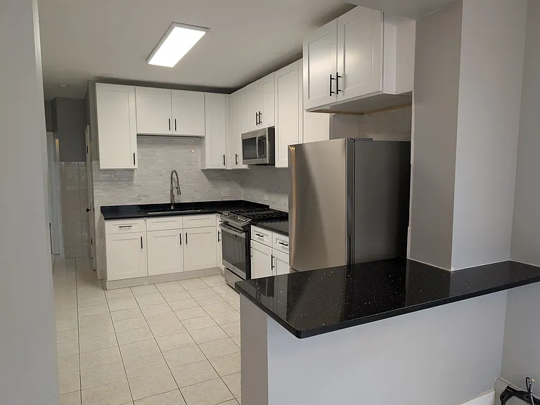7041 W Addison St #2R — Photo 17