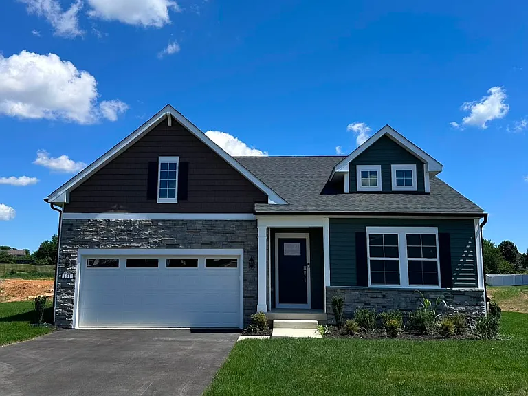 151 Capulet Ct — Photo 1