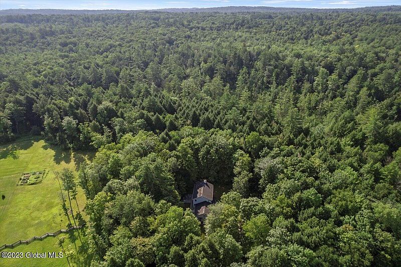 3rd image of 531 N Creek Road