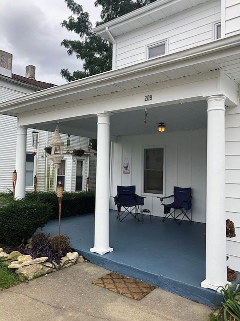 2nd image of 209 W North St