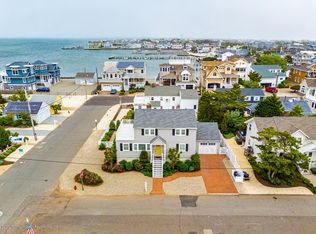 39 W Wyoming Ave, Brant Beach, NJ 08008