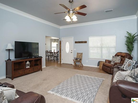 3rd image of 120 Woodlands Trl