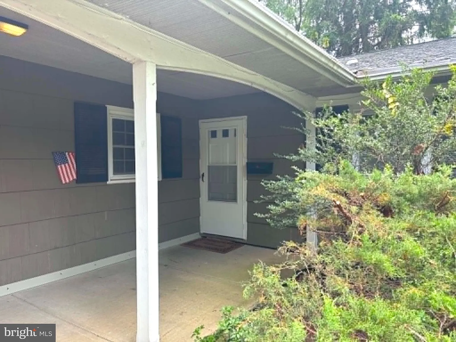3 bed, 2.0 bath, 1849 sqft, $2,800 — Photo 2