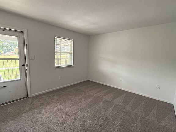 2nd image of 502 Poage Ln #28