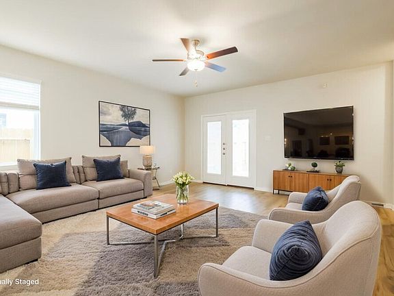 3rd image of 16459 Honeysuckle Hill Dr