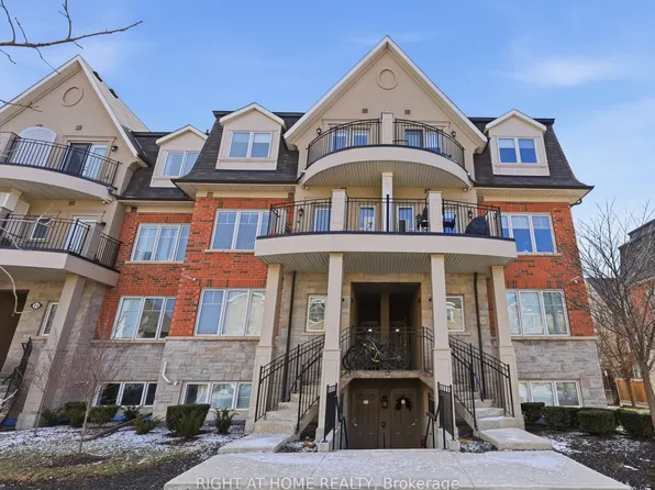 2420 Baronwood Dr #20-04, Oakville, ON L6M 0X6