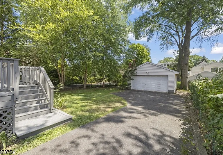 34 Parkview Dr — Photo 15