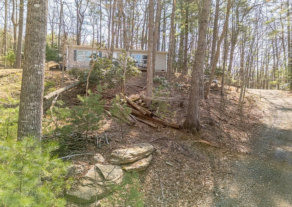 1st image of 213 Edgewater Ln