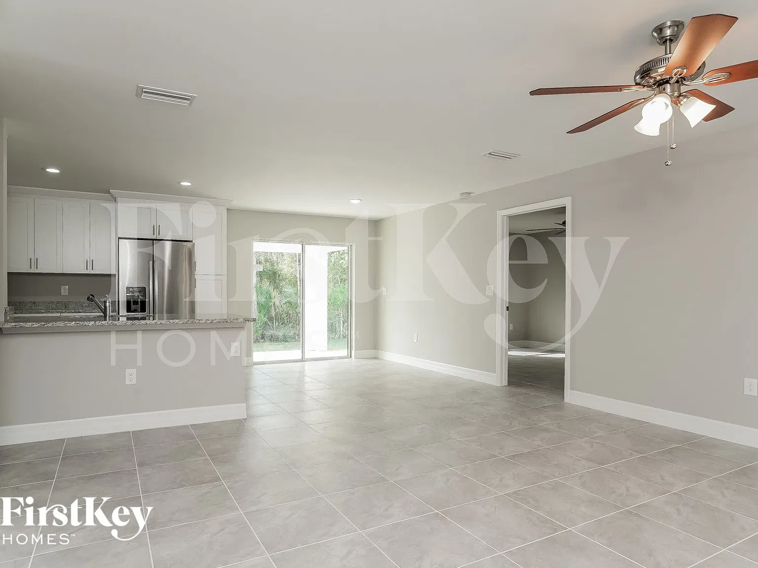3 bed, 2.0 bath, 1320 sqft, $2,135 — Photo 3
