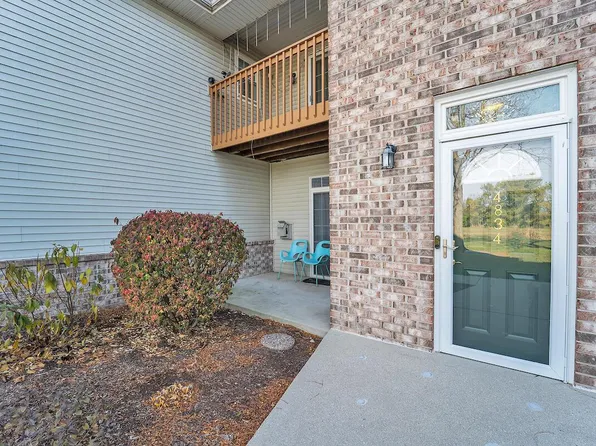 4834 West Maple Leaf CIRCLE, Greenfield, WI 53220