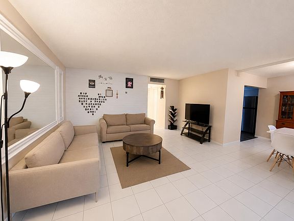 4th image of 5203 NE 24th Terrace #B108