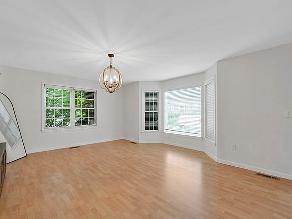 5th image of 188 Wollaston St