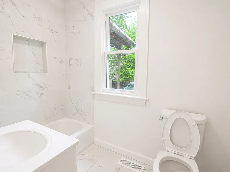508 Dixwell Ave #1 — Photo 5