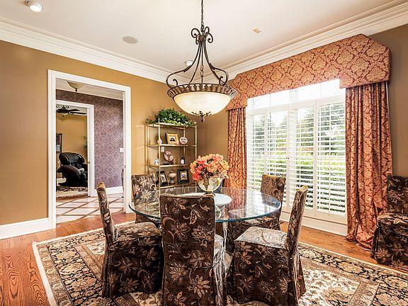 4th image of 3554 Charter Oak Way