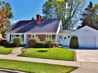 1707 Green St, Manitowoc, WI 54220