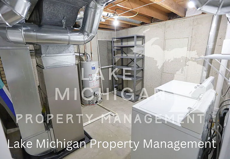 1010 N Hampton Dr NE — Photo 15