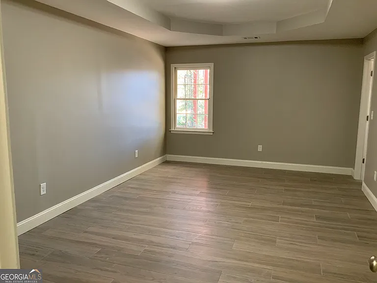 612 Redbud Ln — Photo 26