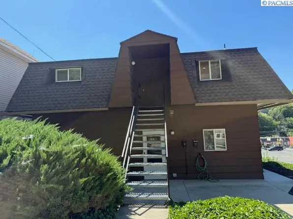 304 S Mill St, Colfax, WA 99111