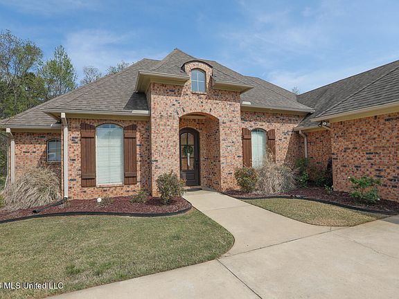 3rd image of 157 Westerly Pl
