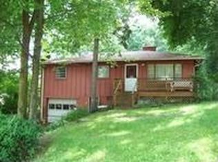 1942 Pilgrim St, Akron, OH 44305