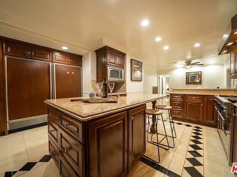 2461 Jupiter Dr — Photo 24