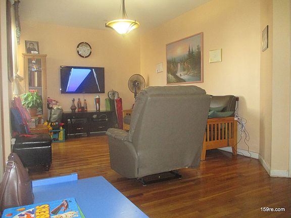 5th image of 3810 Broadway APT 6D