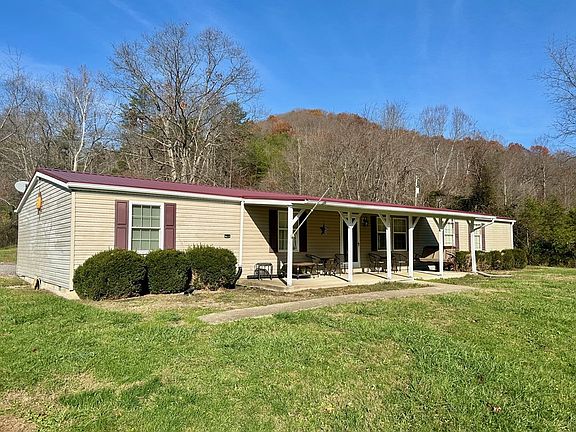 3rd image of 3105 Millers Run Fallen Timber Rd