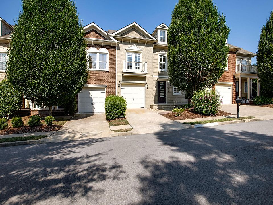 1st image of 1552 Hampshire Pl